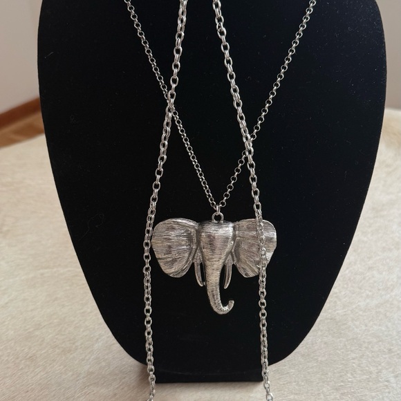 Jewelry - Silver Elephant Pendant Necklace